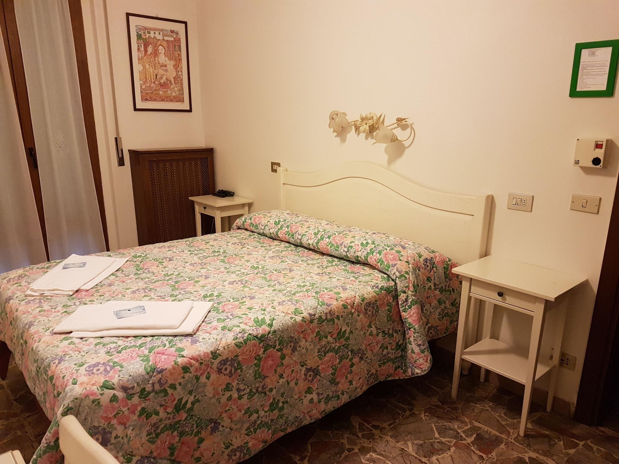 Albergo Sonia Firenze Kültér fotó