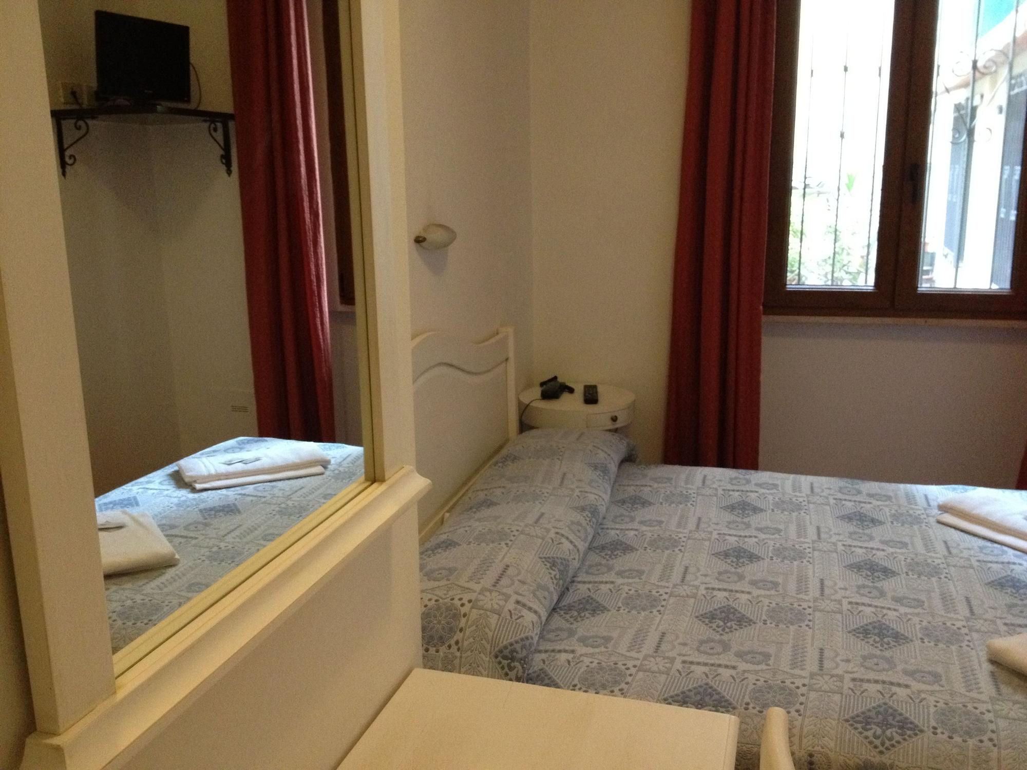 Albergo Sonia Firenze Kültér fotó