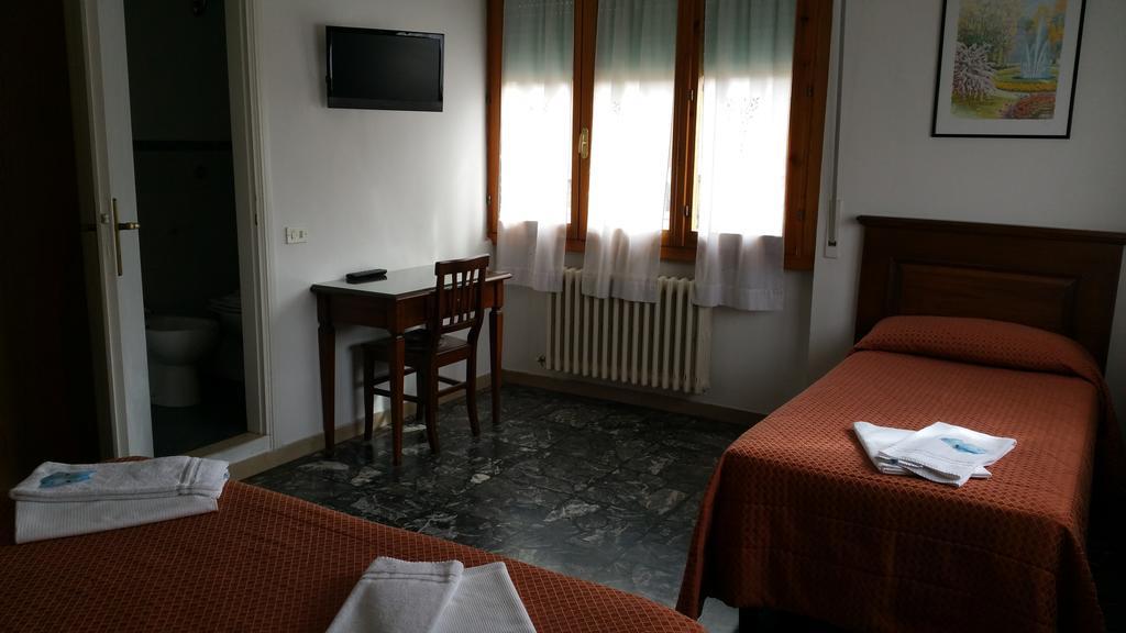 Albergo Sonia Firenze Kültér fotó